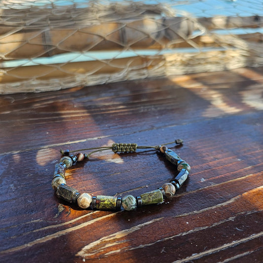 handmade shamballa bracelet dragon blood jasper dzi hematite closeup detail