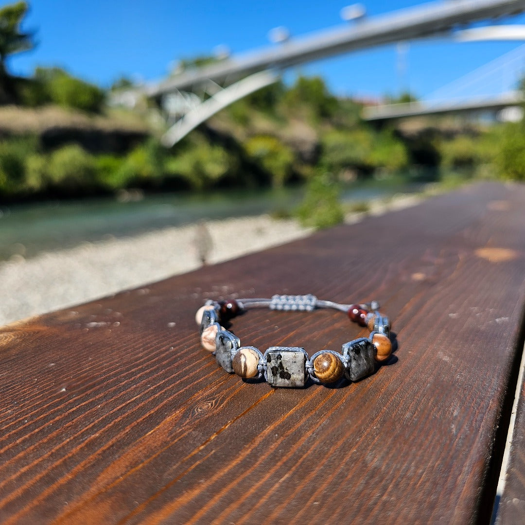 handmade shamballa bracelet with labradorite and australian zebra jasper close up