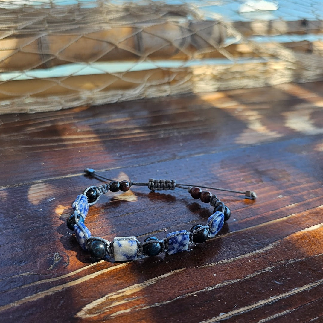 handmade shamballa bracelet sodalite blue tiger eye red tiger eye detail